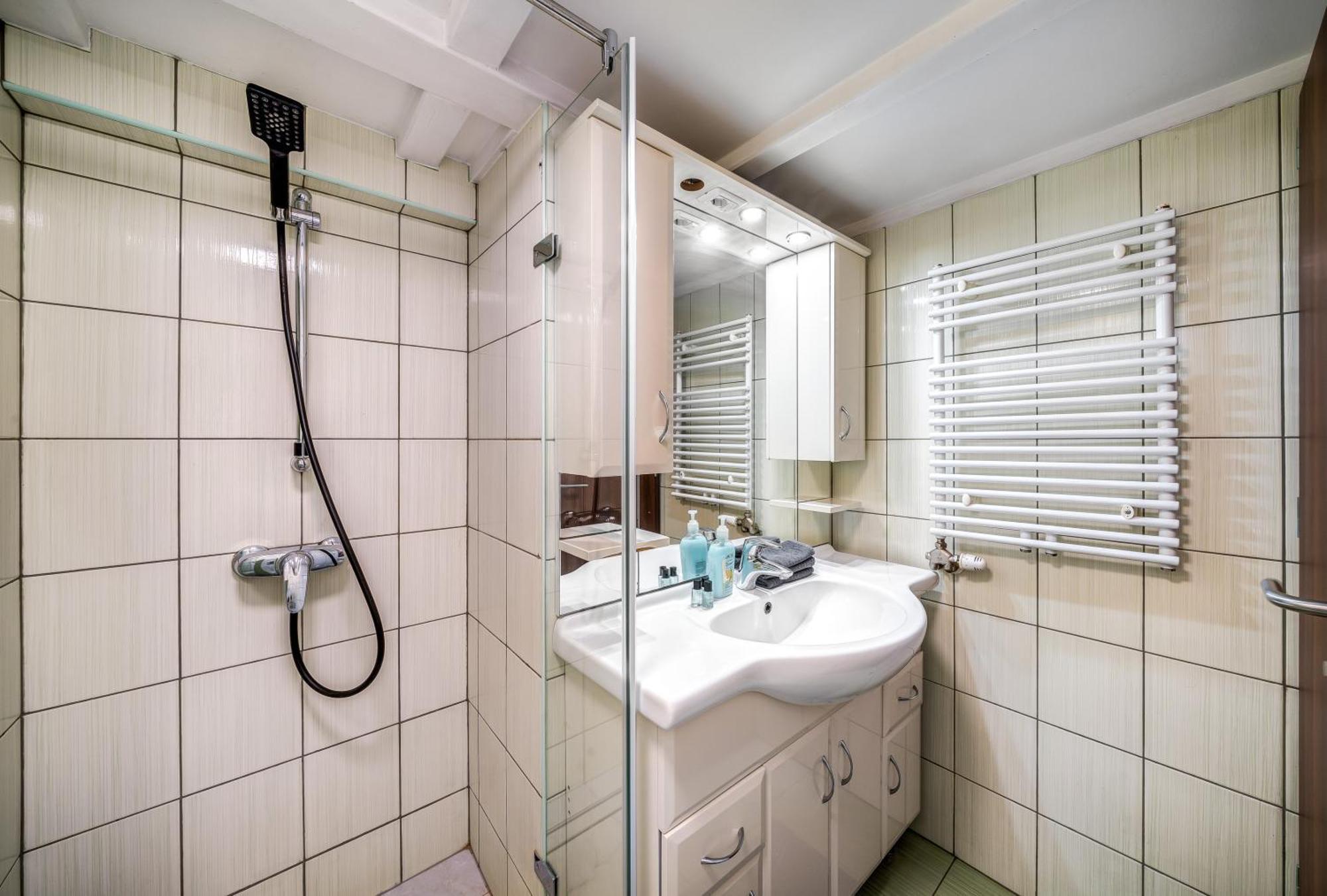 Oktogon Four Residence Budapest Luaran gambar