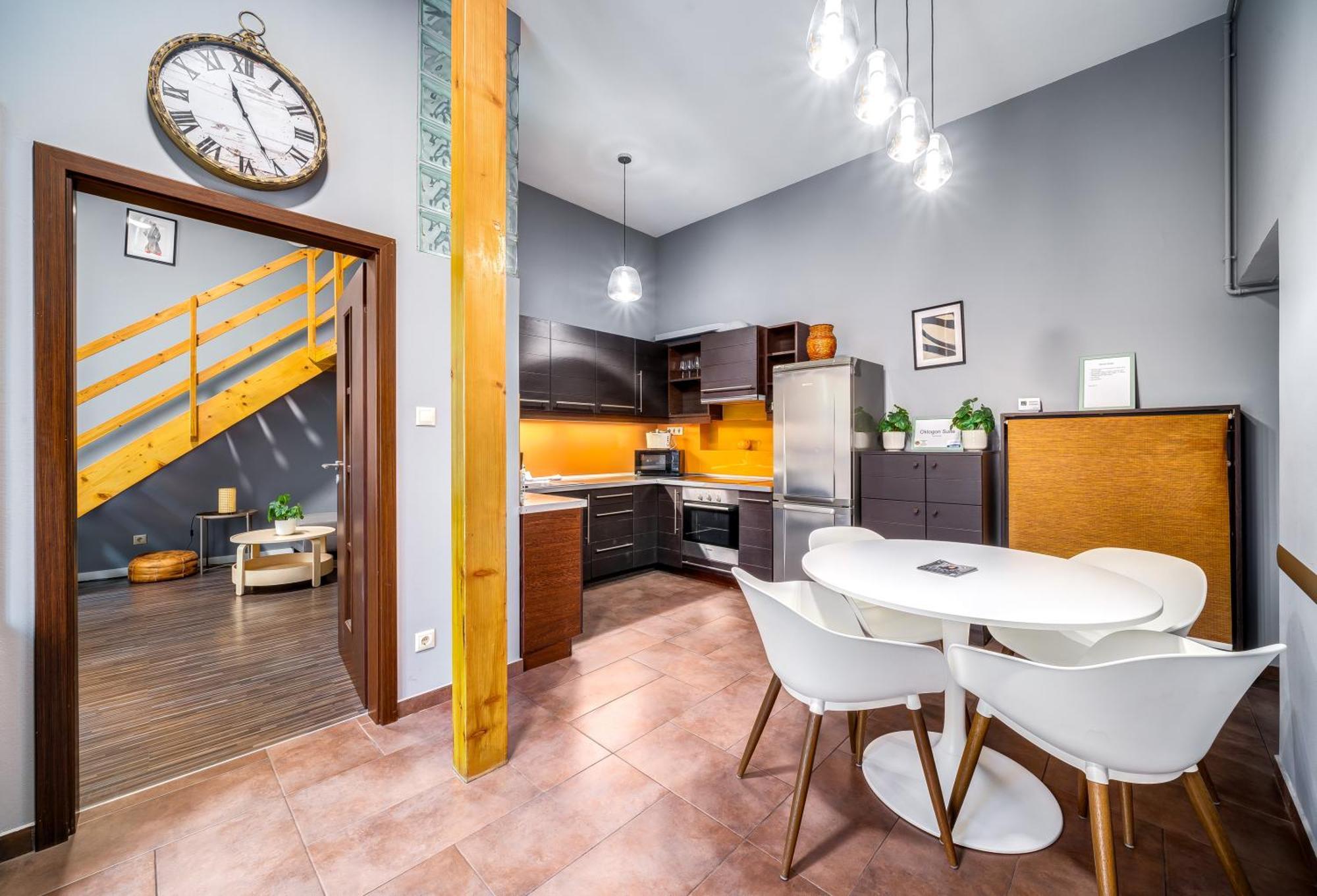 Oktogon Four Residence Budapest Luaran gambar